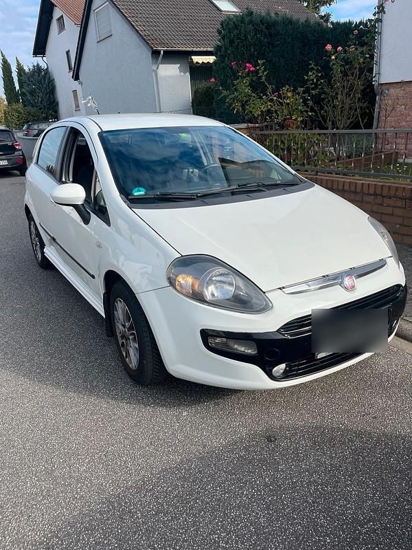 Weiß Gebraucht 2010 Fiat Grande Punto Kleinwagen | 2.999 € (Fairer Preis) - Bild 1/4