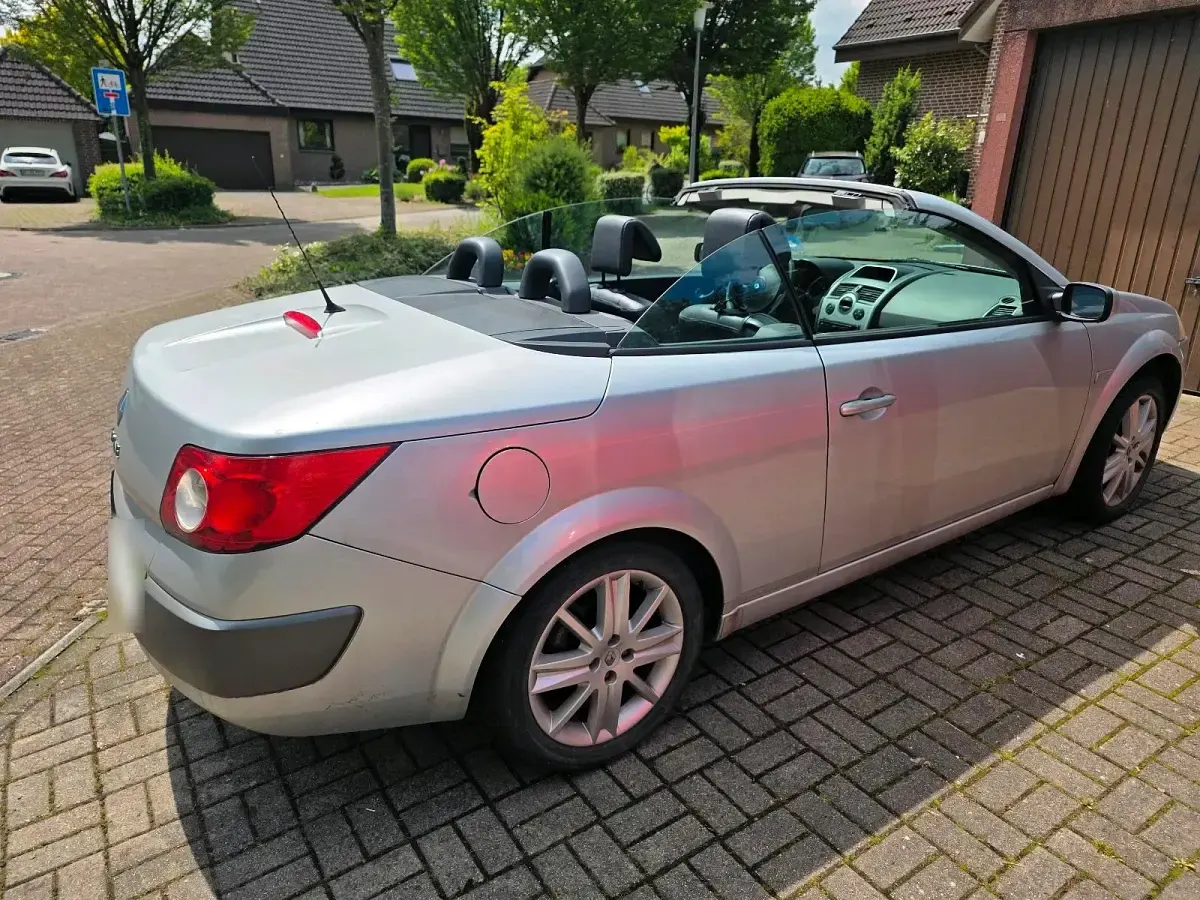 Gebraucht Renault Mégane Cabriolet 112 PS (82 kW) 2005 Silber Cabrio