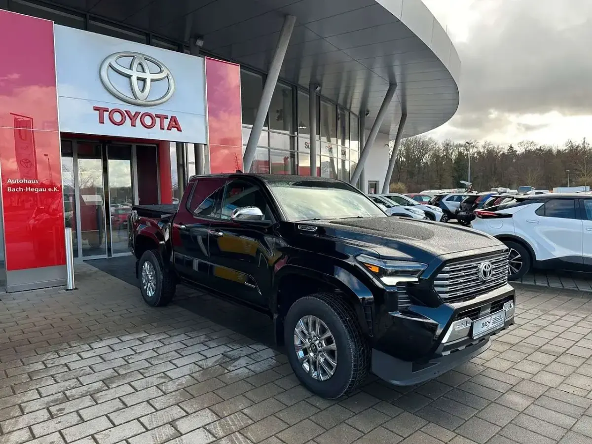 Gebraucht Toyota Tacoma SR5 330 PS (242 kW) 2025 Schwarz met. Pickup