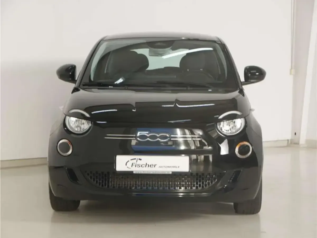 Gebraucht Fiat 500e Icon 86 kW (118 PS) 2022 Onyx schwarz Limousine