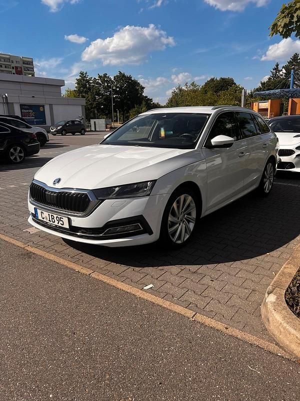 Weiß Gebraucht 2021 Skoda Octavia Kombi | 20.500 € (Fairer Preis) - Bild 1/4