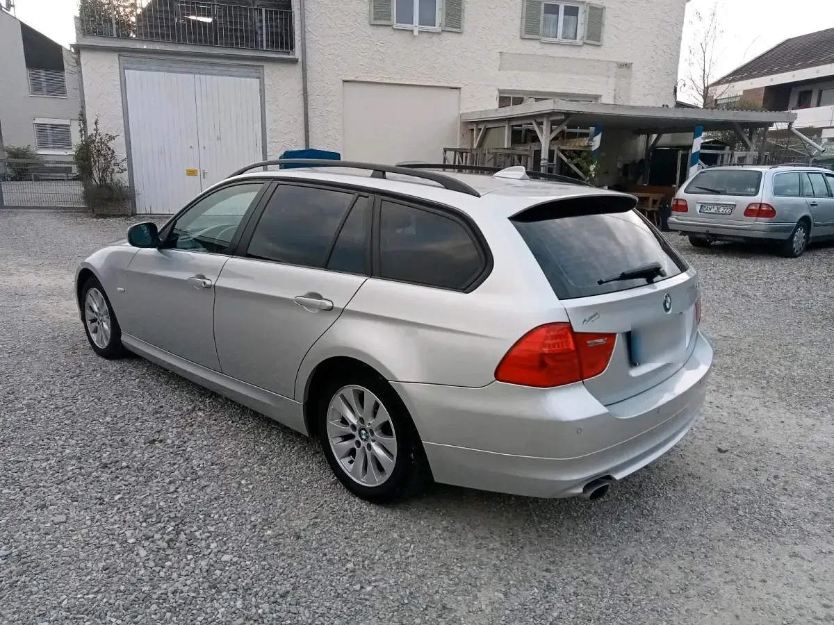 Używany BMW 320 177 KM (130 kW) 2009 Srebrny Kombi