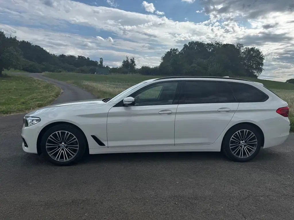 Gebraucht BMW 520 Sport Line 190 PS (139 kW) 2018 Weiß Kombi