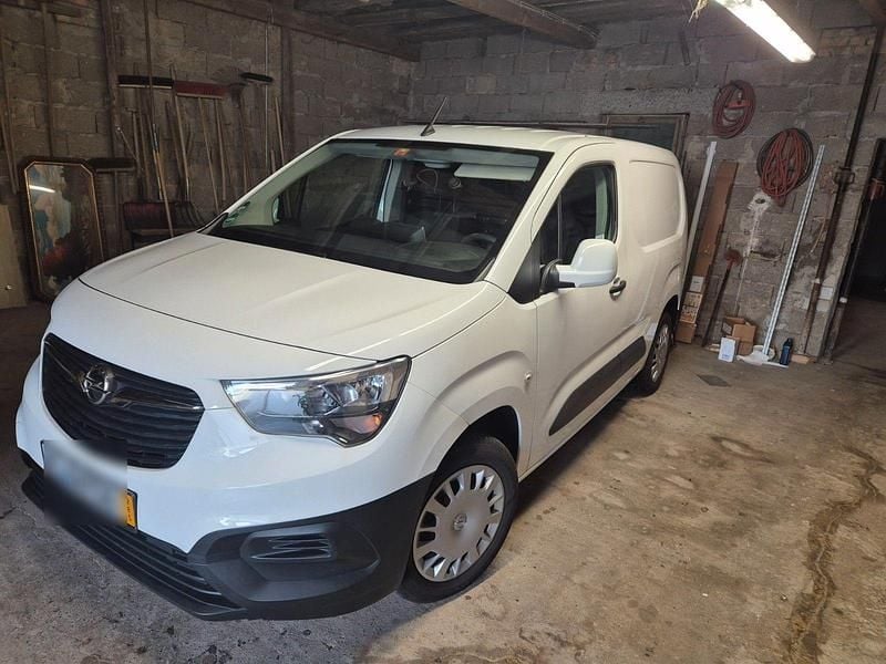 Weiß Gebraucht 2020 Opel Combo Edition Van / Kleinbus | 9.900 € (Superpreis) - Bild 1/4