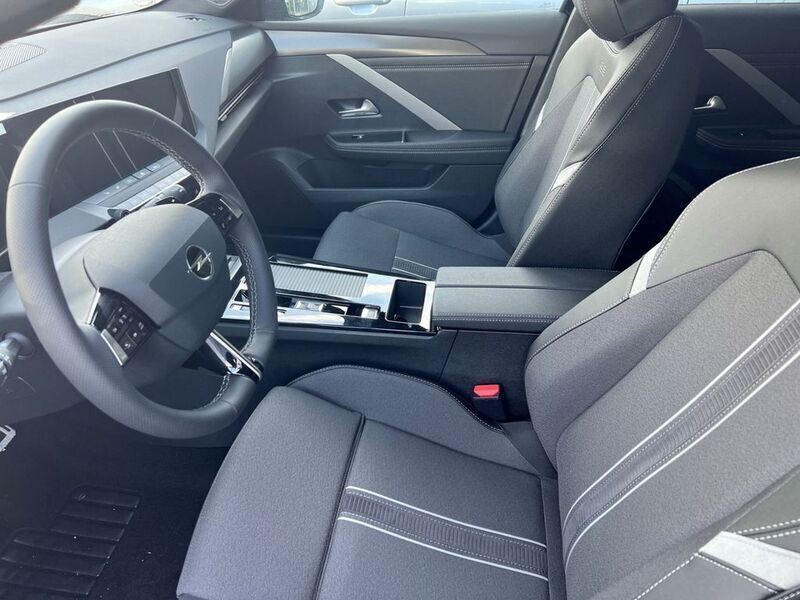 Gebraucht Opel Astra GS Line 131 PS (96 kW) 2024 Schwarz Limousine