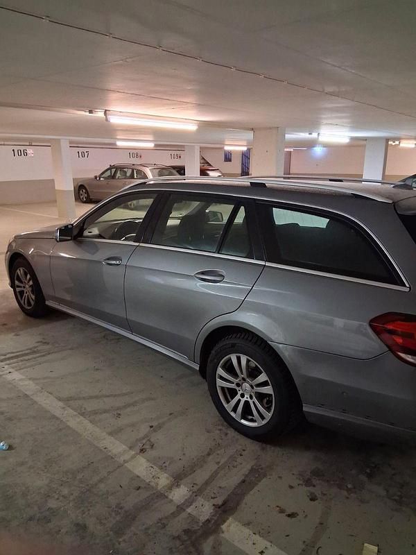 Gebraucht Mercedes E220 170 PS (125 kW) 2014 Grau Kombi