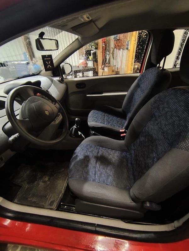 Gebraucht Renault Twingo 60 PS (44 kW) 2008 Rot Kleinwagen