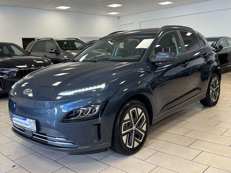 Blau Gebraucht 2022 Hyundai Kona Trend SUV | 18.470 € (Guter Preis) - Bild 1/4