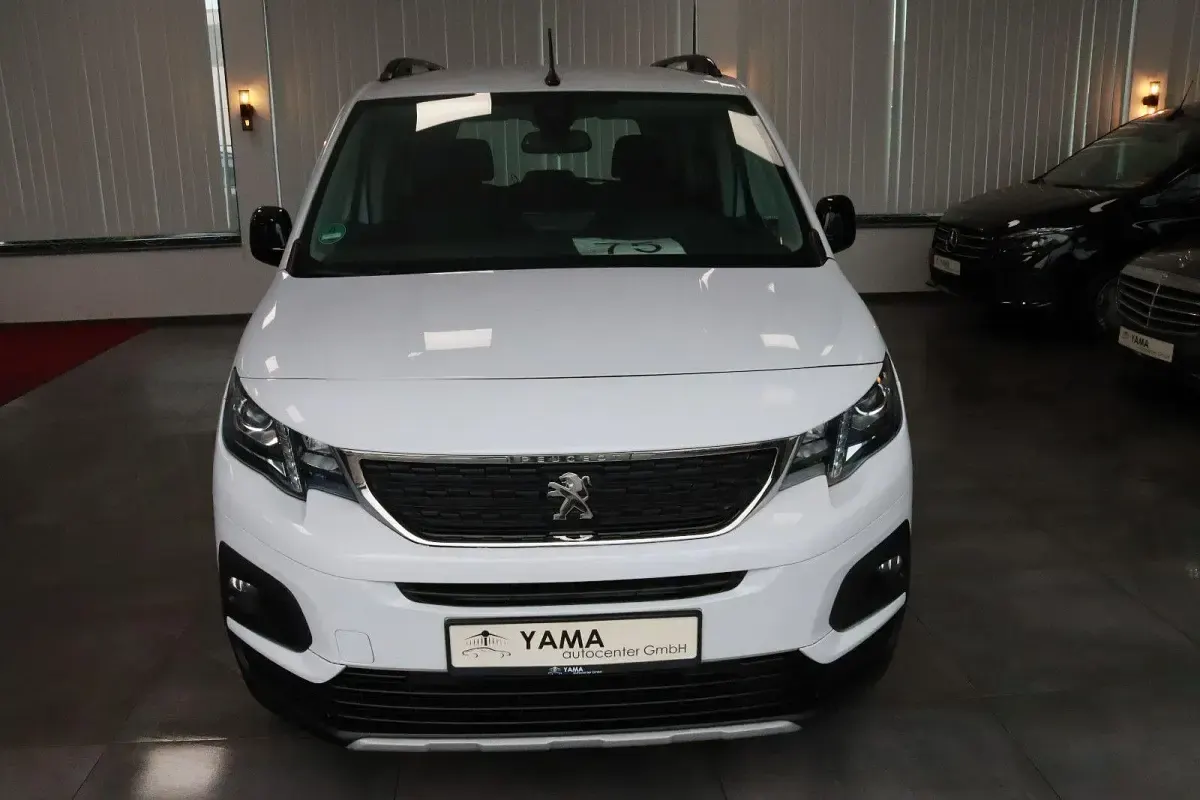 Gebraucht Peugeot Rifter Allure 102 PS (75 kW) 2023 Weiß Van / Kleinbus