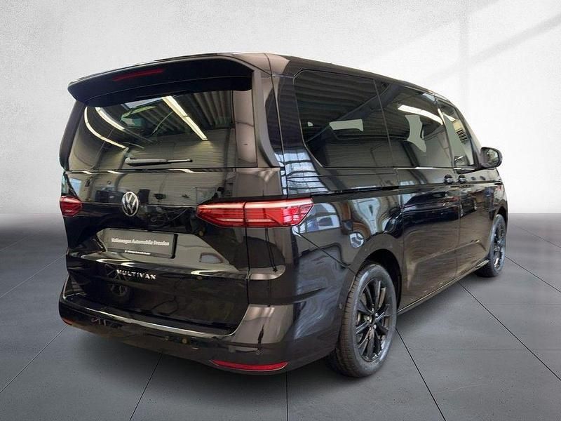 Neu VW Multivan 150 PS (110 kW) 2026 Deep black perleffekt Van