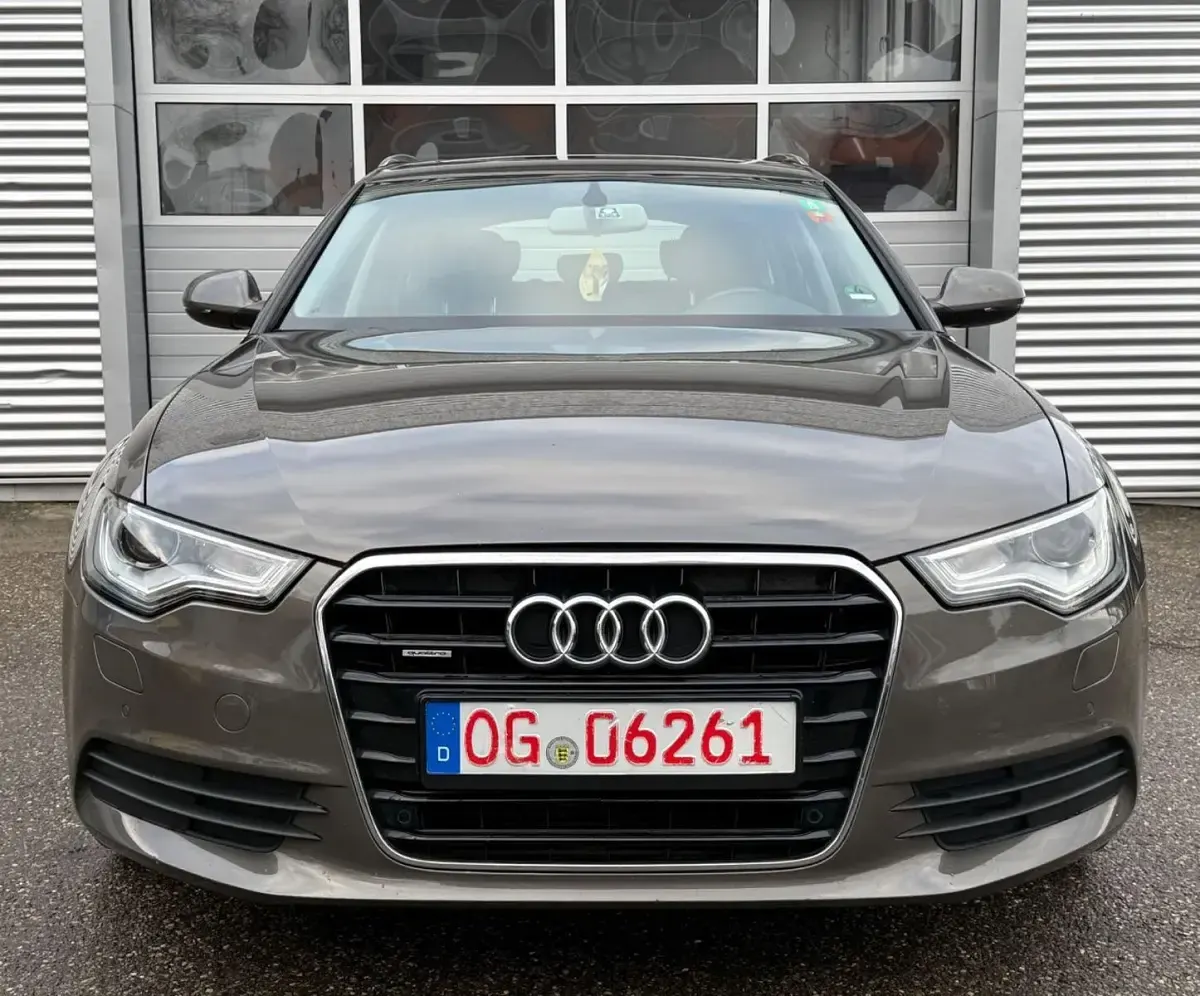 Gebraucht Audi A6 Comfort 204 PS (150 kW) 2012 Grau Kombi