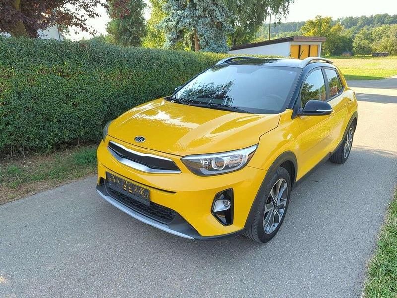 Gelb Gebraucht 2018 Kia Stonic Vision SUV | 11.900 € (Fairer Preis) - Bild 1/4