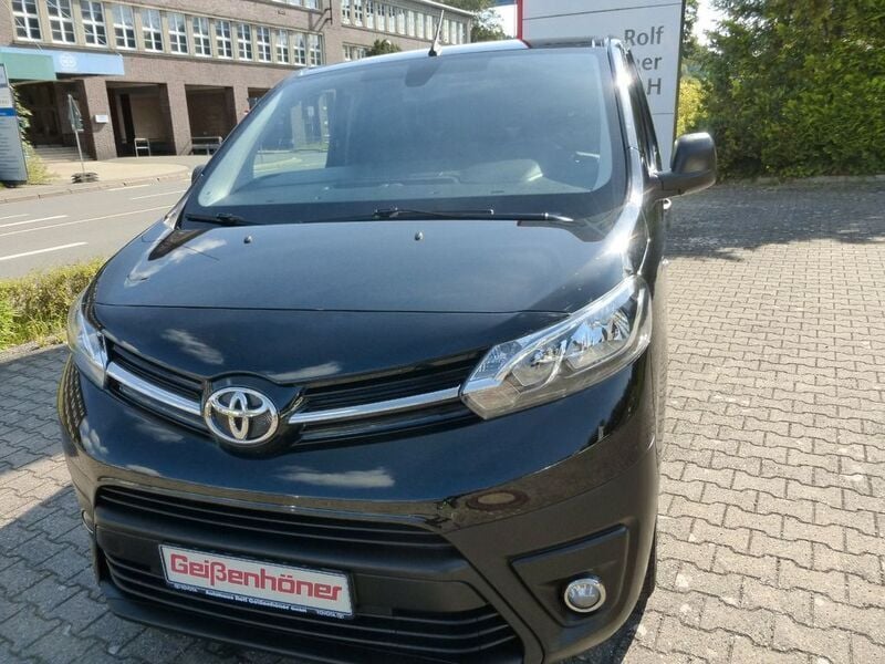 Schwarz Gebraucht 2018 Toyota Proace Comfort Van | 14.990 € (Superpreis) - Bild 1/4