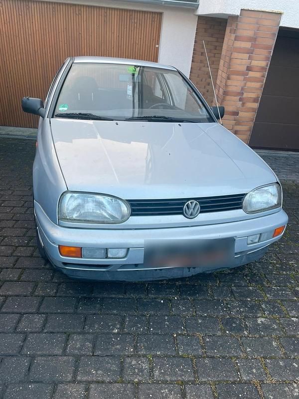 Gebraucht VW Golf III 60 PS (44 kW) 1995 Silber Kleinwagen