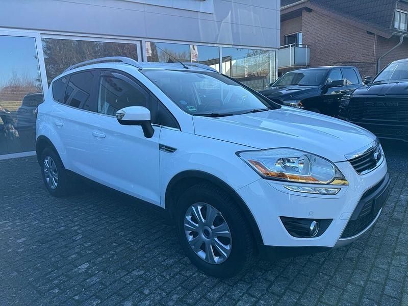 Gebraucht Ford Kuga Titanium 163 PS (119 kW) 2011 Weiß SUV