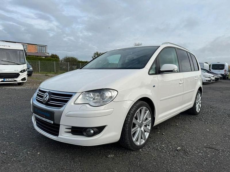 Weiß Gebraucht 2008 VW Touran Highline Van / Kleinbus | 6.799 € (Teuer) - Bild 1/4