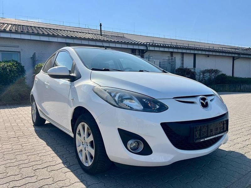 Gebraucht Mazda 2 Edition 75 PS (55 kW) 2012 Weiß Kleinwagen
