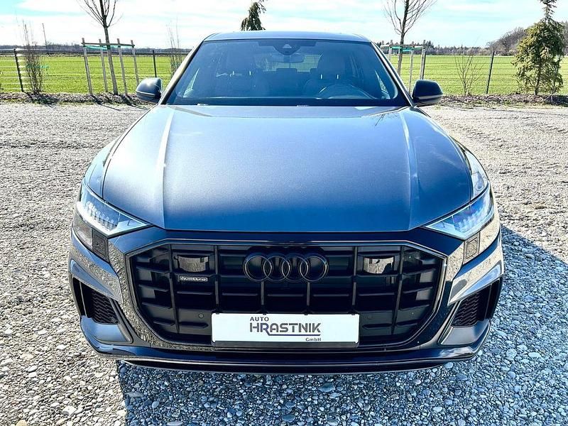 Gebraucht Audi Q8 S-Line 286 PS (210 kW) 2022 Grau SUV