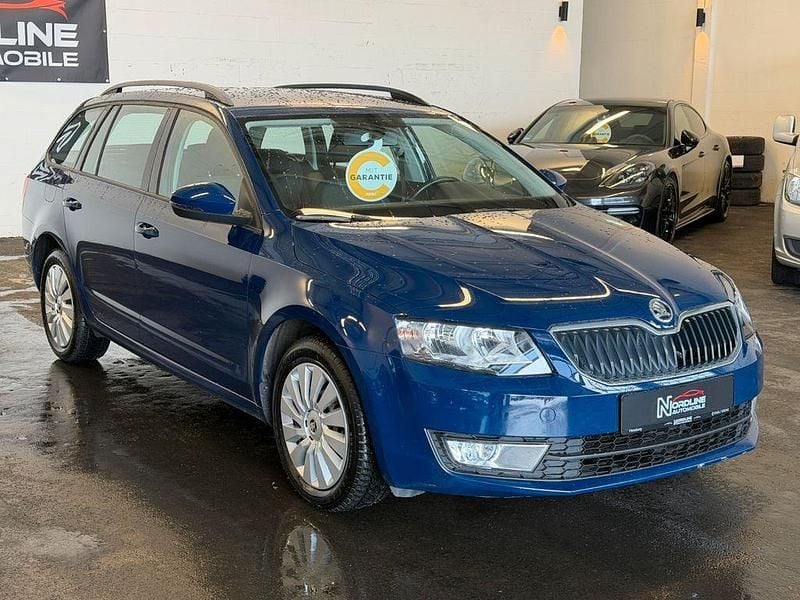 Gebraucht Skoda Octavia Ambition 150 PS (110 kW) 2015 Blau Kleinwagen