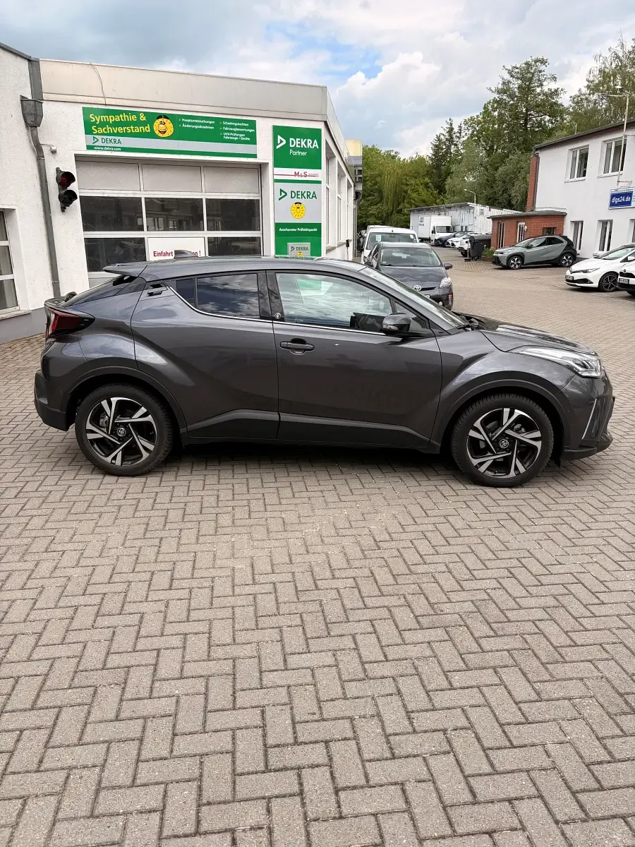 Gebraucht Toyota C-HR Team 184 PS (135 kW) 2022 Grau SUV