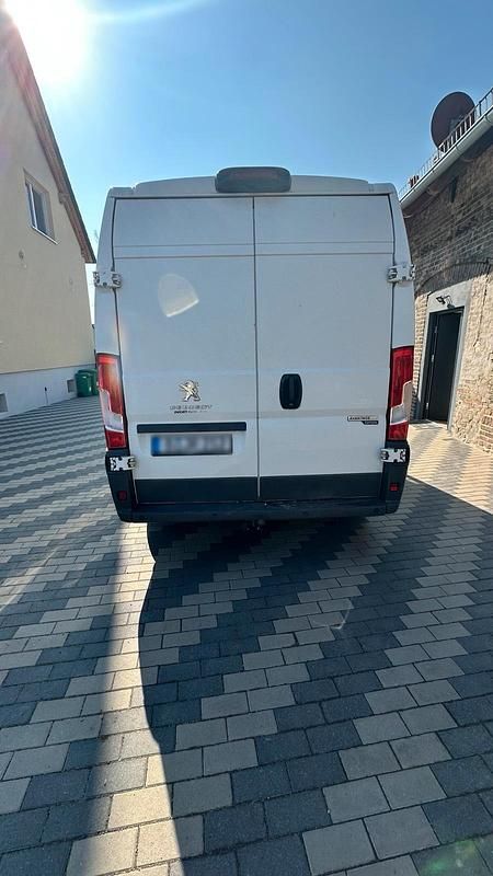 Gebraucht Peugeot Boxer 131 PS (96 kW) 2016 Weiß Van