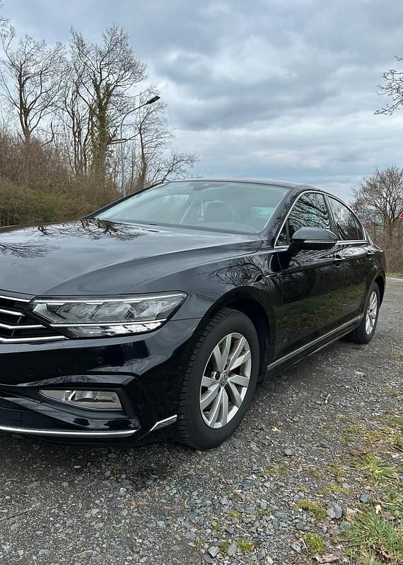 Gebraucht VW Passat R-line 150 PS (110 kW) 2019 Schwarz Limousine