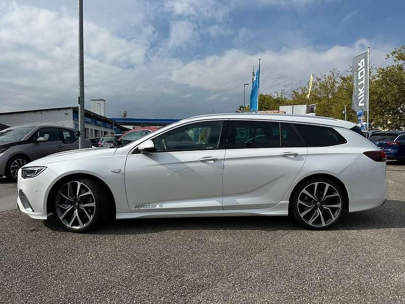 Gebraucht Opel Insignia 260 PS (191 kW) 2018 Abaloneweiss Kombi