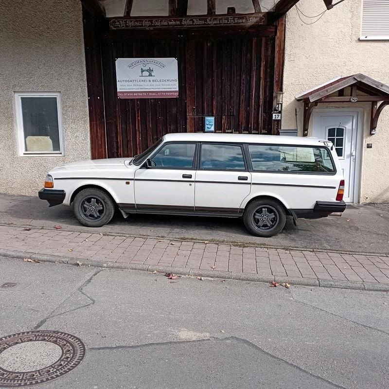 Weiß Gebraucht 1990 Volvo 240 Kombi | 5.899 € - Bild 1/4
