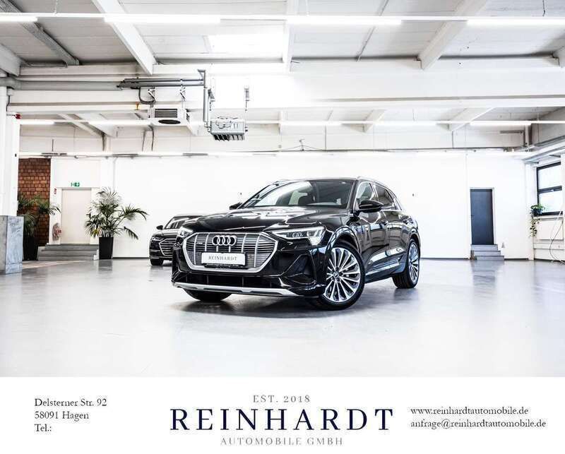 Brillantschwarz Gebraucht 2022 Audi e-tron S-Line SUV | 32.190 € (Guter Preis) - Bild 1/3