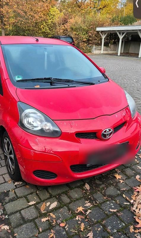 Rot Gebraucht 2009 Toyota Aygo Kleinwagen | 1.150 € (Superpreis) - Bild 1/3