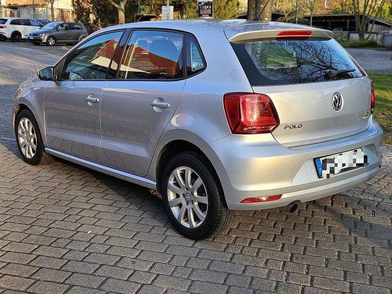 Gebraucht VW Polo 90 PS (66 kW) 2016 Grau Limousine