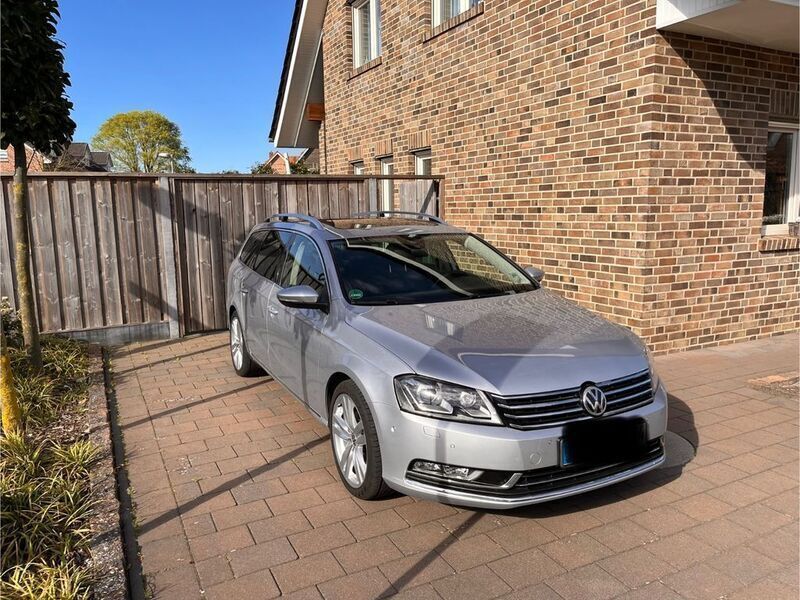 Silber Gebraucht 2012 VW Passat Highline Kombi | 11.999 € (Teuer) - Bild 1/4