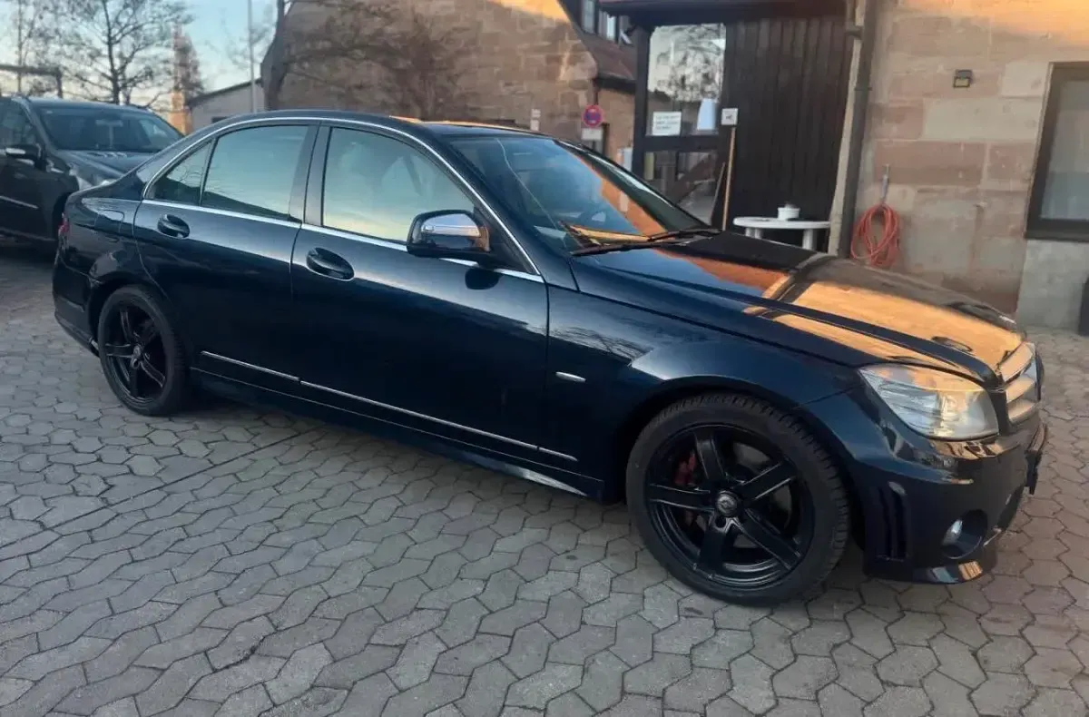 Gebraucht Mercedes C320 224 PS (164 kW) 2008 Schwarz Limousine