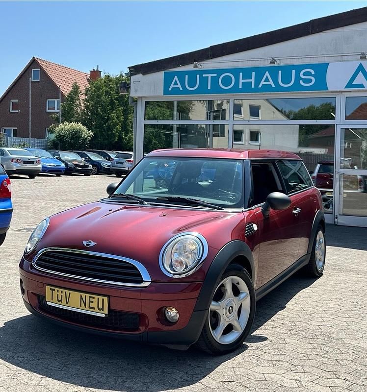 Rot Gebraucht 2009 Mini One Clubman Kombi | 4.000 € (Guter Preis) - Bild 1/4
