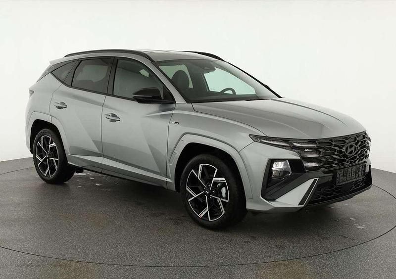 Shimmering silver metallic Neu 2025 Hyundai Tucson N Line SUV | 34.084 € (Guter Preis) - Bild 1/2