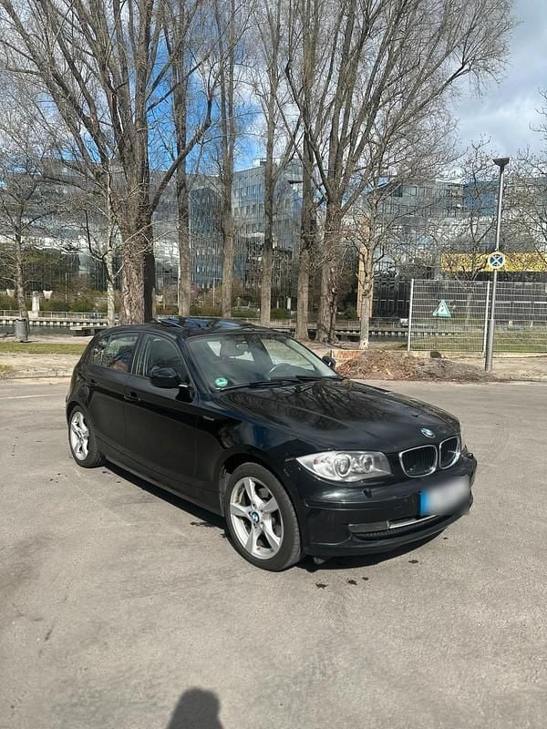 Gebraucht BMW 120 177 PS (130 kW) 2010 Schwarz Kleinwagen