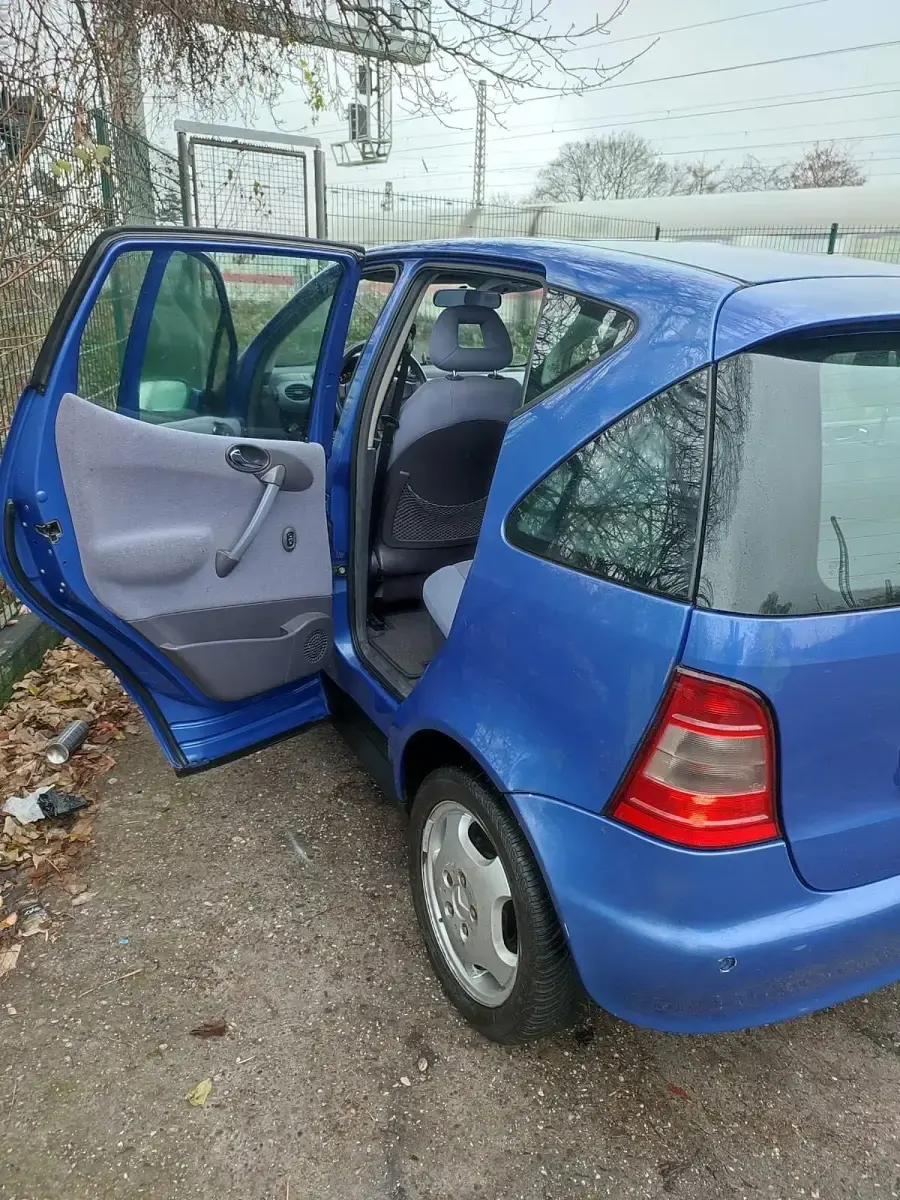 Brugt Mercedes A210 2000 Blå Hatchback