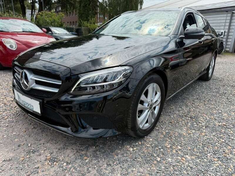 Schwarz unilack Gebraucht 2019 Mercedes C200 Kombi | 24.990 € (Fairer Preis) - Bild 1/4