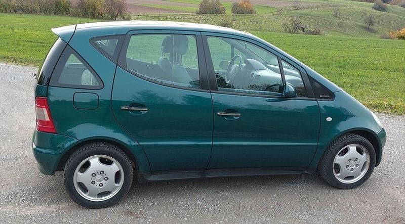 Gebraucht Mercedes A160 Elegance 102 PS (75 kW) 1998 Grün Van / Kleinbus