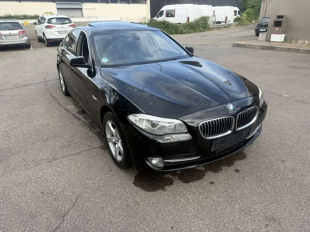 Gebraucht BMW 520 184 PS (135 kW) 2012 Schwarz Limousine