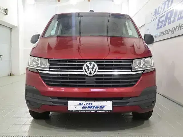 Gebraucht VW Multivan 150 PS (110 kW) 2021 Fortanarot metallic Van / Kleinbus