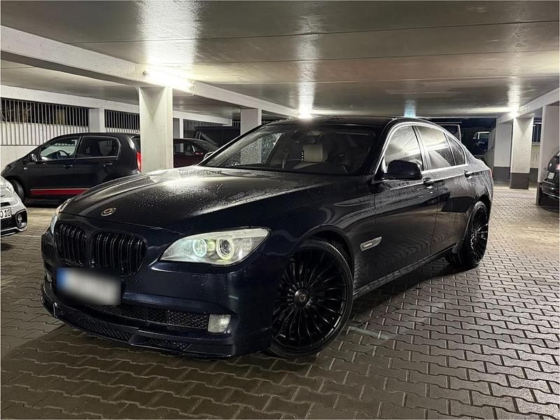 Blau Gebraucht 2011 BMW 730 Limousine | 9.800 € (Fairer Preis) - Bild 1/4