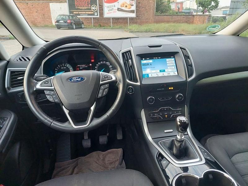 Gebraucht Ford Galaxy Business Edition 160 PS (117 kW) 2018 Grau Van / Kleinbus