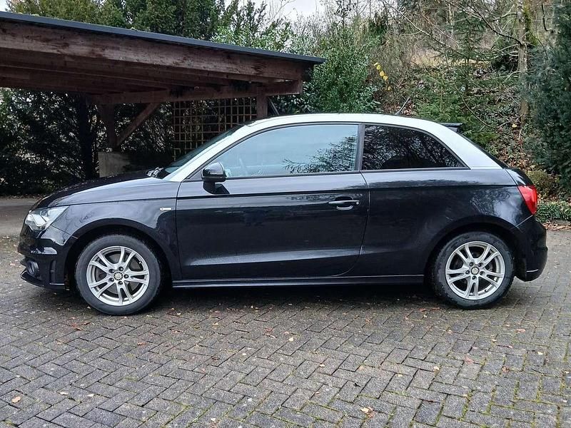 Gebraucht Audi A1 S-Line 122 PS (89 kW) 2011 Schwarz Limousine