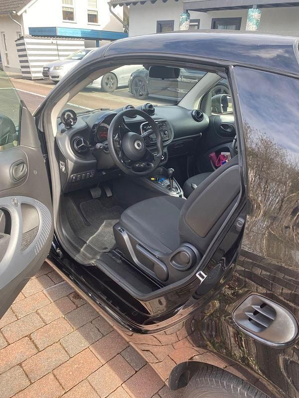 Gebraucht Smart ForTwo Coupé 60 kW (82 PS) 2021 Schwarz Cabrio