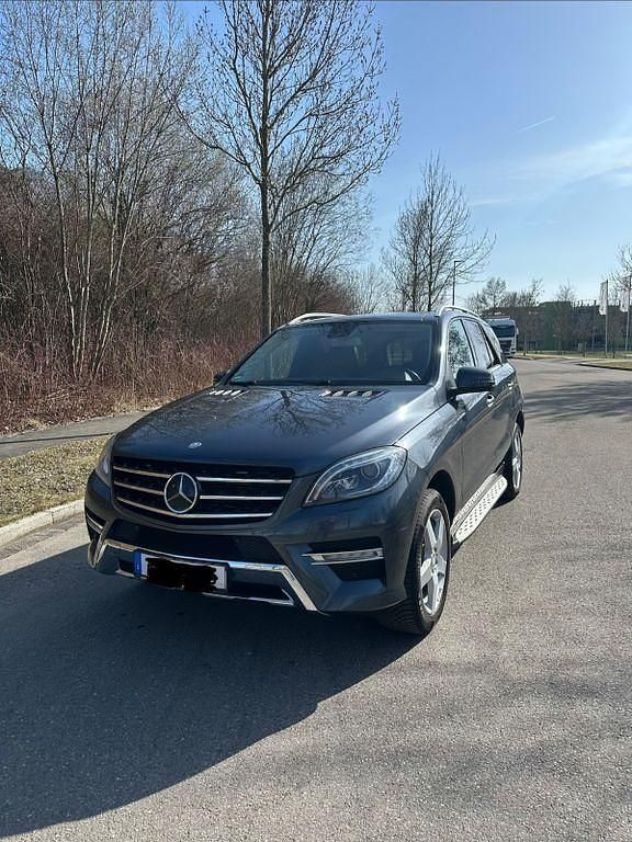 Gebraucht Mercedes ML350 258 PS (189 kW) 2012 Grau SUV