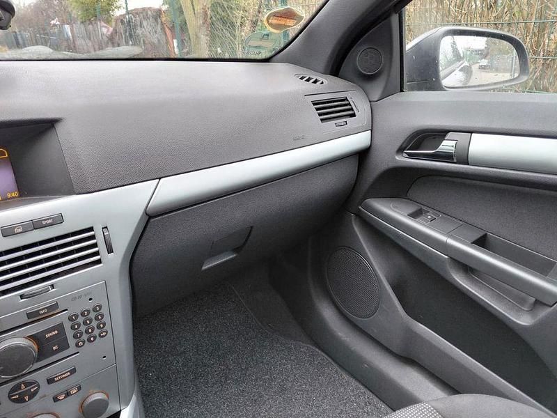 Gebraucht Opel Astra GTC 140 PS (102 kW) 2007 Grau Limousine