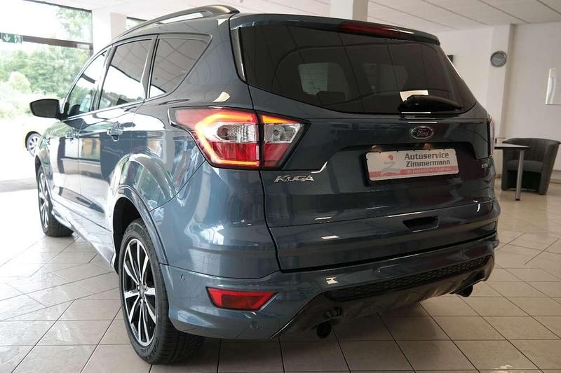 Gebraucht Ford Kuga ST-Line 150 PS (110 kW) 2019 Blau SUV