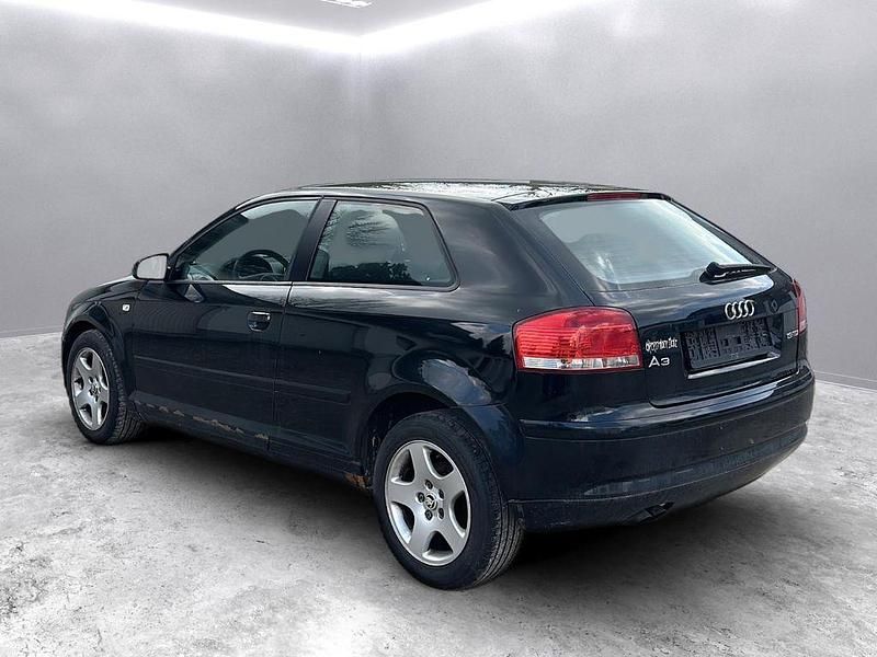 Second-hand Audi A3 Attraction 105 CP (77 kW) 2004 Negru Hatchback