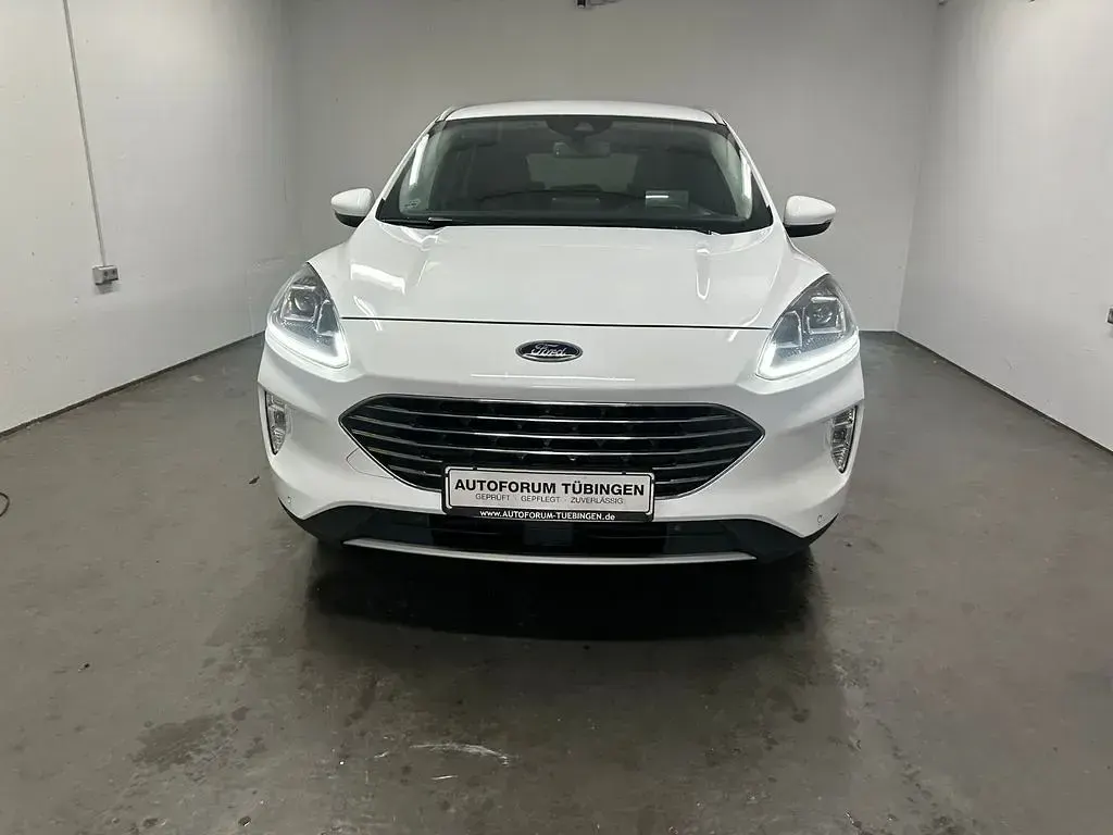 Gebraucht Ford Kuga Titanium 150 PS (110 kW) 2022 Weiß SUV